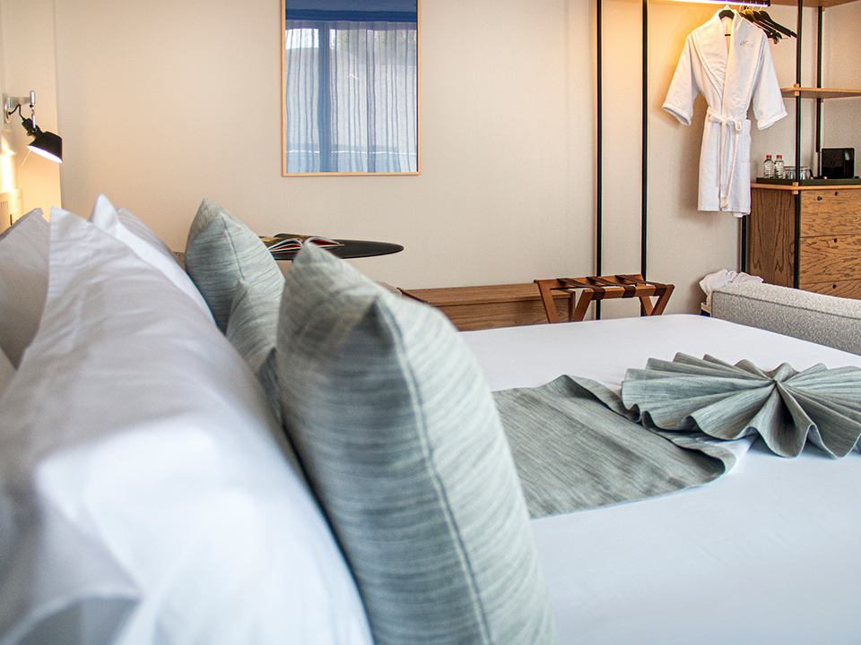 Deluxe King | Oliver Luxury Experiences