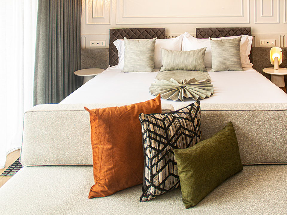 Deluxe King | Oliver Luxury Experiences