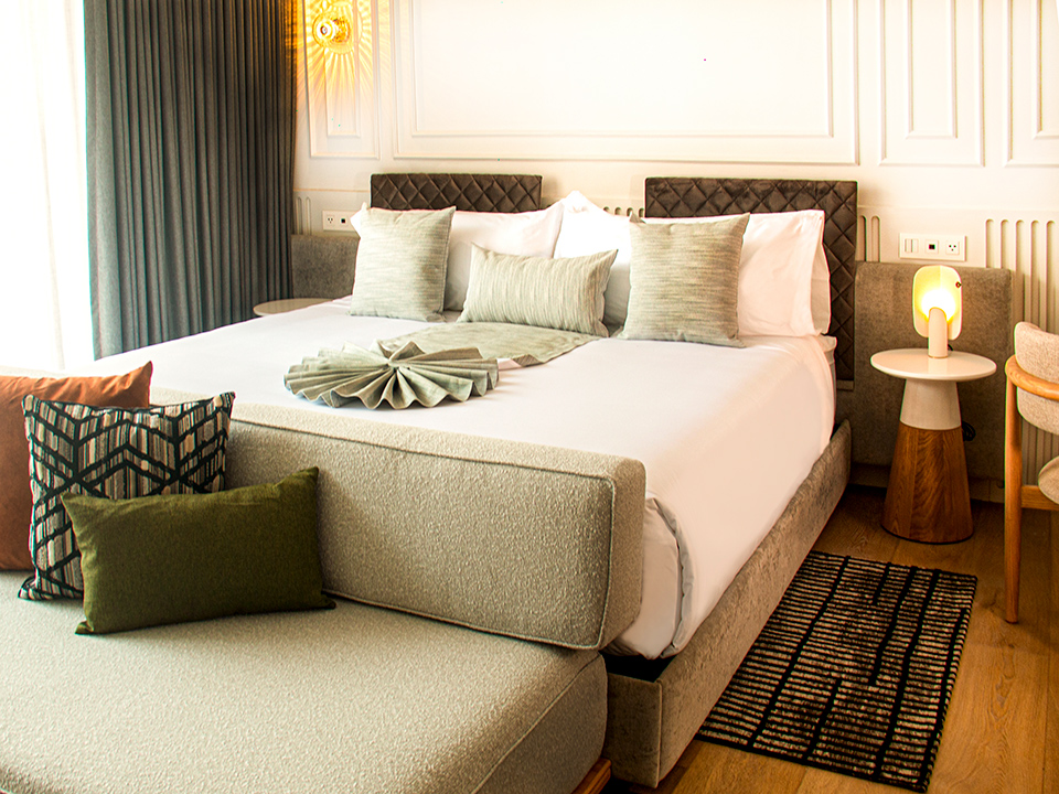 Deluxe King | Oliver Luxury Experiences