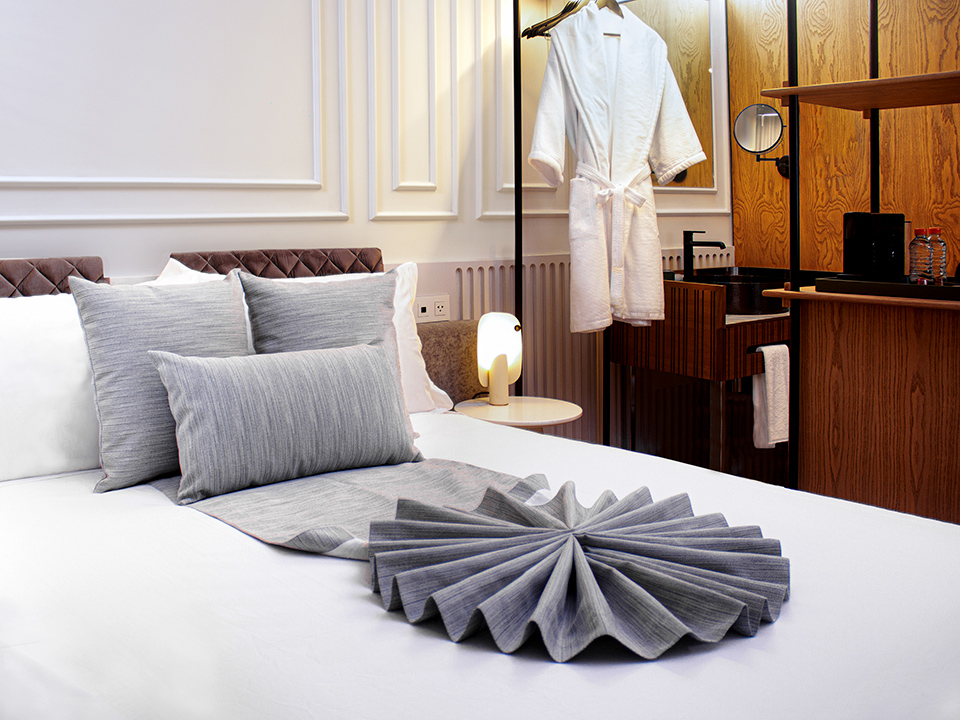 Deluxe Queen | Oliver Luxury Experiences