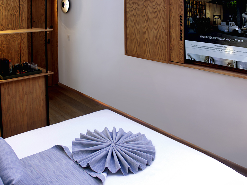 Deluxe Queen | Oliver Luxury Experiences