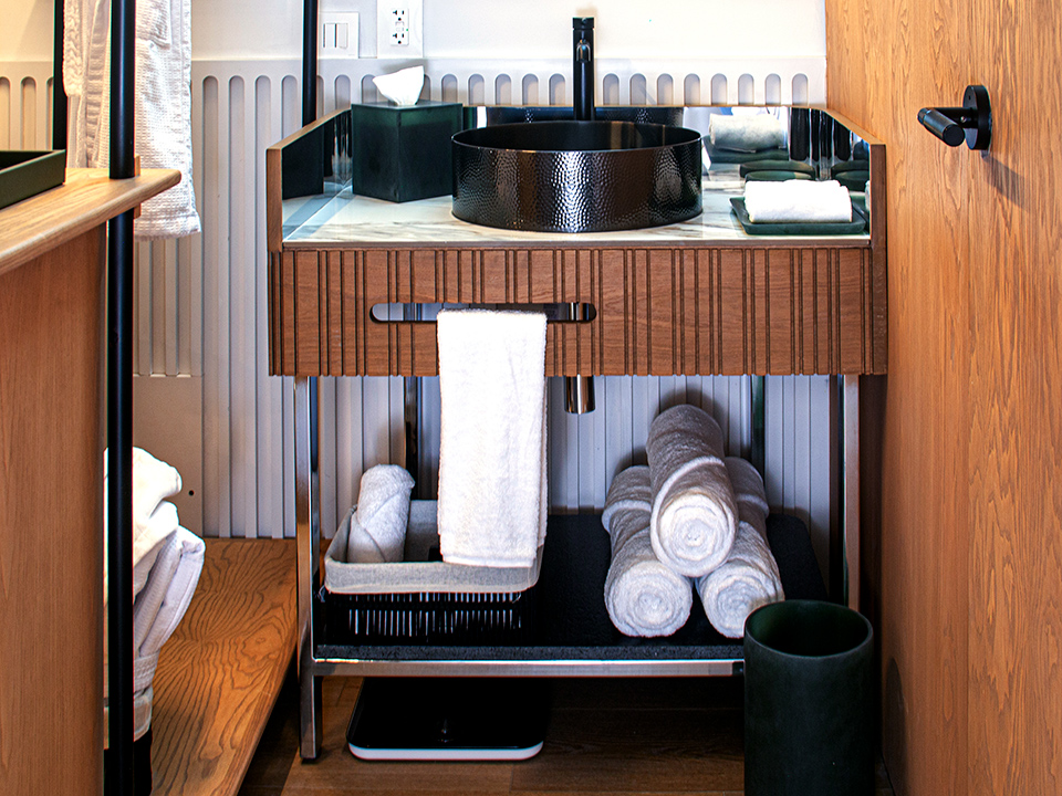 Deluxe Queen | Oliver Luxury Experiences