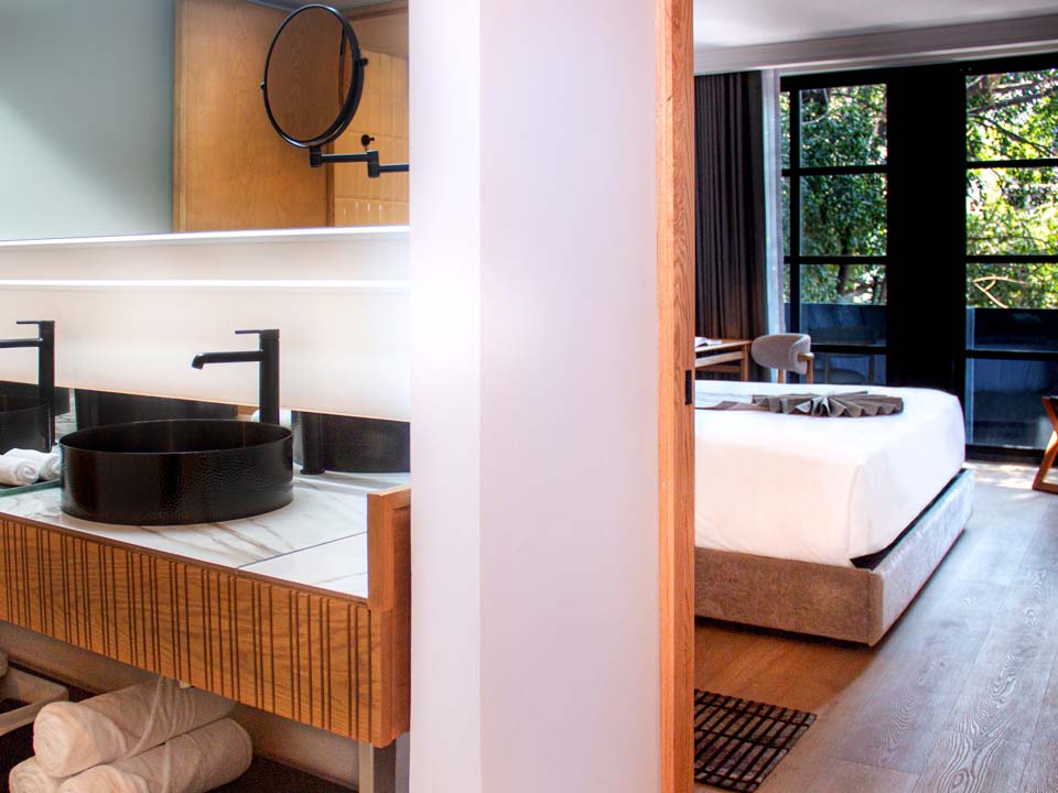 Superior Suite with Balcony | Oliver Luxury Experiences