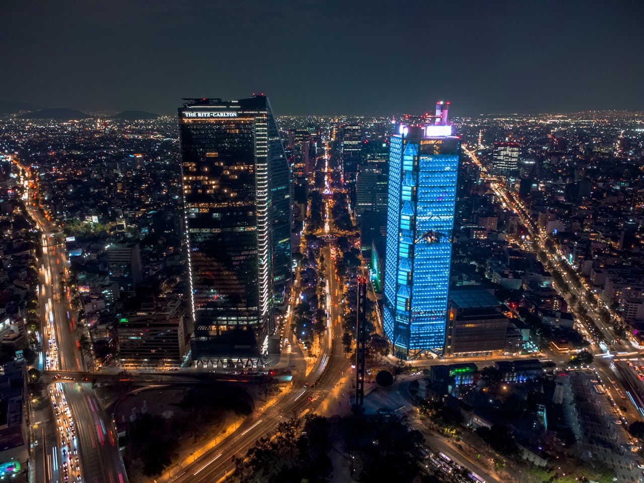 The Elegance of Chaos: Why Mexico City Never Asks for Permission