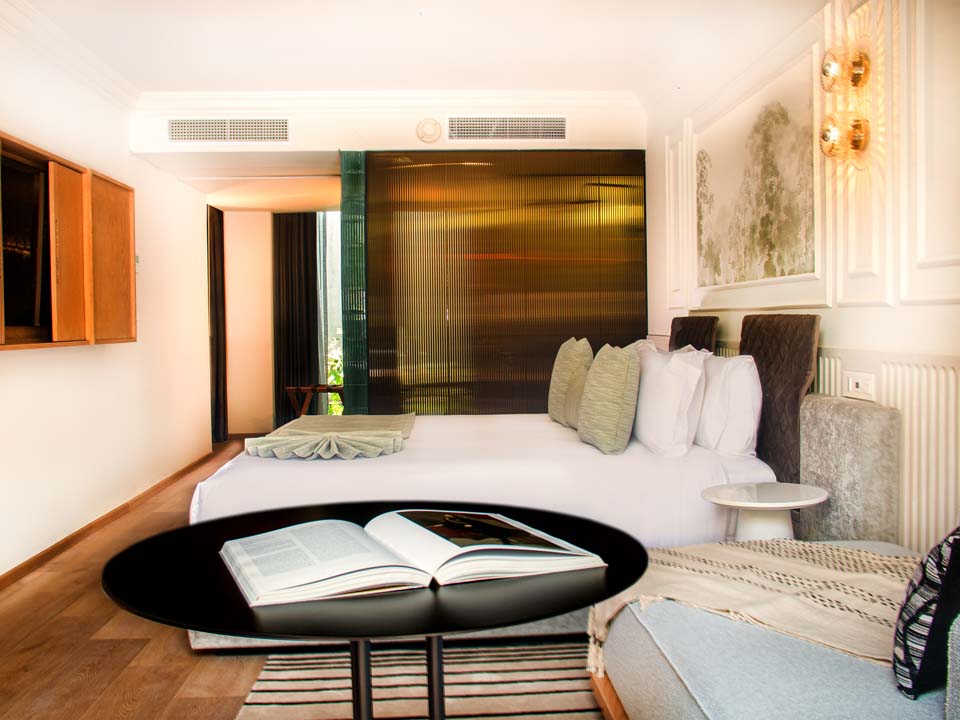 Master Penthouse w Balcony | Oliver Luxury Experiences