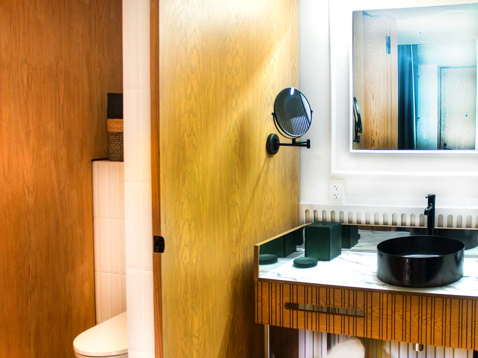 Master Penthouse w Balcony | Oliver Luxury Experiences